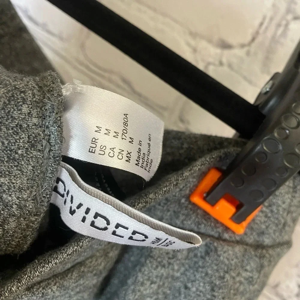 5/$20 Women’s‎ Divided Gray Pencil Skirt Medium